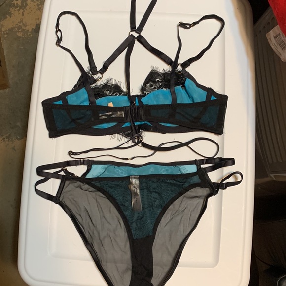 36b playful promises set - Picture 2 of 5